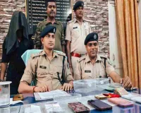 Pakur News: रथ मेला में मोबाइल और पर्स चुराने वाले दो शातिर गिरफ्तार, 6 मोबाइल व नकदी बरामद