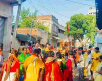 Pakur News: फूलों से सजे रथ पर विराजमान हुए भगवान जगन्नाथ, दर्शन को उमड़े हजारों श्रद्धालु