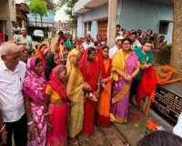 Koderma News: सड़क निर्माण कार्य का विधायक डॉ. नीरा यादव ने किया शिलान्यास