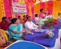 Dumka News: विधायक लुईस मरांडी ने छह सखी मंडलों को सौंपी ई-रिक्शा की चाबी