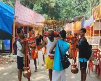 Deoghar News: सावन के दूसरे दिन बाबा धाम में उमड़ा जनसैलाब, 105 किमी पैदल चलकर पहुंचे लाखों कांवरिये
