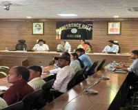 Giridih News: उपायुक्त रामनिवास यादव ने जल जीवन मिशन और स्वच्छ भारत मिशन की समीक्षा की