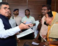 Bokaro News: समाहरणालय में आयोजित लोक संवाद कार्यक्रम में उपायुक्त ने सुनीं नागरिकों की समस्याएं