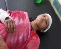 Koderma News: अंबाबाद में घर में घुसकर महिला पर कुल्हाड़ी से वार, छह नामजद पर केस