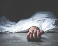 Chaibasa News: घर के अंदर बैठे थे चाचा-भतीजे, अचानक दीवार गिरी और चली गई जान