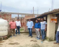 Hazaribagh News: बीडीओ ने आंगो पंचायत में पीएम आवास और अबुआ आवास योजनाओं का किया निरीक्षण