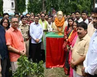 Bokaro News: डीसी अजय नाथ झा और एसपी नाथू सिंह मीणा ने किया गुरुजी वाटिका का उद्घाटन