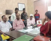 Giridih News: पूर्व जिप सदस्य राजेश यादव ने गांडेय बीडीओ और आपूर्ति पदाधिकारी को सौंपा मांग पत्र