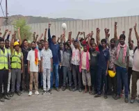 Hazaribagh News: सैनिक माइनिंग आउटसोर्सिंग कंपनी के मजदूरों की बैठक संपन्न, ईमानदारी से कार्य करने की दी गई प्रेरणा