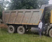 Bokaro News: उपायुक्त के निर्देश पर खनन विभाग का छापा, बहादुरपुर में पकड़ा गया अवैध हाइवा
