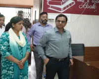 Hazaribagh News:  उपायुक्त हेमंत सती ने किया रुक्मणी जिला पुस्तकालय का औचक निरीक्षण