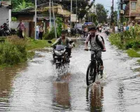 Giridih News: सिहोडीह पटेलनगर में जलजमाव से बेहाल लोग, सड़क बनी ‘स्विमिंग पूल’