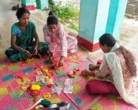 Simdega News: रक्षाबंधन पर सिमडेगा की दीदियों की पहल, राखी निर्माण से बढ़ेगी महिलाओं की आमदनी