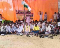 Palamu News: हरिहरगंज में बिजली संकट पर जनाक्रोश, विद्युत कार्यालय का घेराव, 24 घंटे बिजली की मांग