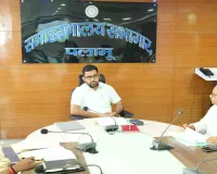 Palamu News: उपायुक्त दिलीप प्रताप सिंह शेखावत ने की राजस्व संग्रहण व विकास कार्यों की गहन समीक्षा