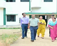 Giridih News: उपायुक्त ने कस्तूरबा विद्यालय की सुरक्षा, स्वच्छता और शैक्षणिक व्यवस्था का लिया जायजा