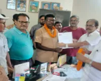 Dumka News: प्रो. सुलेमान हांसदा निर्विरोध चुने गए शिक्षक प्रतिनिधि, विश्वविद्यालय निर्वाचन अधिकारी ने दी बधाई
