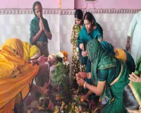 Giridih News: श्रावण की पहली सोमवारी पर गिरिडीह के शिवालयों में उमड़ी आस्था, लंबी कतारें
