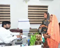 Chatra News: डीसी के जनता दरबार में उमड़े फरियादी, भूमि-पेंशन-राशन समेत कई मामलों की सुनवाई