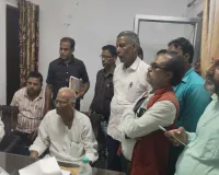 Hazaribagh News: सदर विधायक प्रदीप प्रसाद ने ली दस्तावेज नवीनों की सुध, उपायुक्त हेमंत सती से की बात