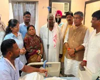 भाजपा प्रदेश अध्यक्ष आदित्य साहू ने एसजेएस अस्पताल में इंद्रजीत महतो से की मुलाकात