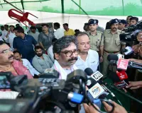 मुख्यमंत्री हेमंत सोरेन ने स्वर्गीय सुदिव्य कुमार के पार्थिव शरीर को दिया कंधा