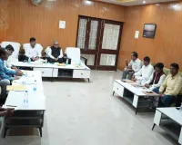 Koderma News: मतदाता सूची पुनरीक्षण को लेकर प्रमंडलीय आयुक्त विजय गुप्ता की अध्यक्षता में बैठक संपन्न