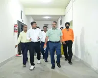 Giridih News: उपायुक्त रामनिवास यादव ने ईवीएम-वीवीपैट वेयरहाउस का किया त्रैमासिक निरीक्षण