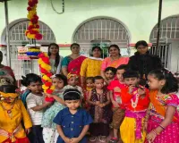 Koderma News: एडुमेटा द आई स्कूल में धूमधाम से मना जन्माष्टमी पर्व