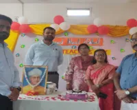 Koderma News: सेक्रेड हार्ट स्कूल में शिक्षक बने मंच के सितारे, सांस्कृतिक प्रस्तुतियों से मोहा मन