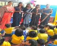 Lohardaga News: शिक्षक दिवस पर नन्हे-मुन्नों ने लूटी महफिल, गीत-नृत्य से शिक्षकों का किया सम्मान
