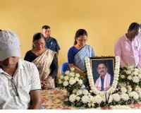 पूर्व मंत्री सुदीब्य कुमार सोनू को कांग्रेस कार्यकर्ताओं ने दी भावभीनी श्रद्धांजलि