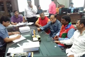 राजग प्रत्याशी चंद्रप्रकाश चौधरी ने नामांकन दाखिल किया