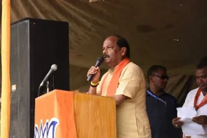 आदिवासियों के शोषक हैं बाबूलाल, हेमंत व गुरुजी: रघुवर