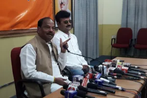 जेएमएम यानि झारखंड मुद्रण मोचन पार्टी: रघुवर