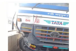 दुमका: पिकअप वैन ने परिवार के सात लोगों को रौंदा, चार लोगों की मौत, 3 घायल