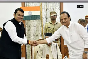 महाराष्ट्र के राजनीतिक महा-नाटक का लाइव अपडेट जानें और समझिए सत्ता का गणित कितना नाजुक है
