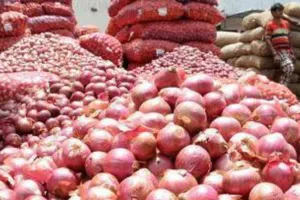 फिर रुलाने लगी प्याज़, राजधानी में कीमत 80 रुपया किलो