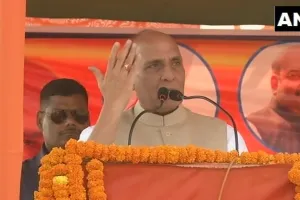 प्रत्याशी को थोड़ी देर के लिए भूल जाएं, यह देखें कि किसकी सरकार बनानी है, इसके लिए वोट दें : राजनाथ