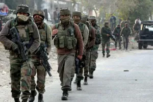 पुलवामा: –  सुरक्षा बलों – आतंकियों में मुठभेड़, 3 आतंकी  ढेर