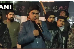 अलिगढ यूनिवर्सिटी के पूर्व छात्र संघ अध्यक्ष फैजुल पर विवादित बयान को लेकर एफआइआर दर्ज