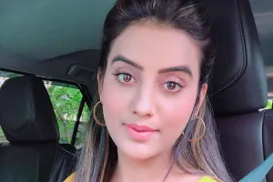 अक्षरा ने रोड शेफ्टी के लिए यूं किया जागरूक, वायरल हो गयी तसवीर