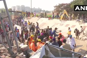 मोहाली में बिल्डिंग गिरी, कई फंसे, राहत बचाव कार्य जारी