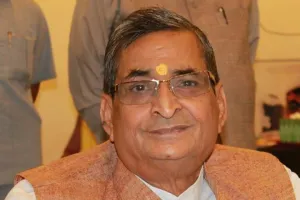 आत्मनिर्भर भारत बनाकर चुनौती को अवसर में बदलने का सही मौका