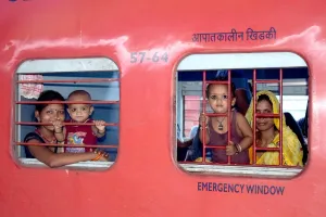 रांची के अखबार : 48 घंटे में दस मौत के बाद रेलवे की अपील बीमार, गर्भवती, बुजुर्ग, बच्चे न करें यात्रा, अन्य खबरें