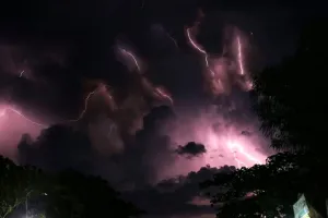 #Thunderstorm बिहार में बिजली गिरने से 83 व यूपी में 24 की मौत, संख्या बढने की आशंका