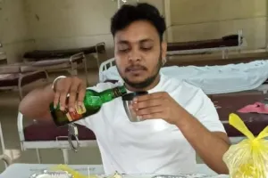 अस्पताल में कोरोना मरीज की मौज, गटक रहा था शराब, खा रहा था लजीज, सीएम हेमंत ने दिया जांच का आदेश