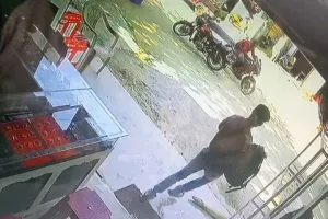 गहना से भरा बैग लेकर भागा युवक, सारी घटना सीसीटीवी कैमरा में कैद