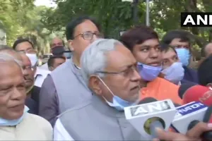 नीतीश कुमार एनडीए विधानमंडल दल के नेता चुने गए, डिप्टी सीएम पर सस्पेंस, कल शपथ ग्रहण