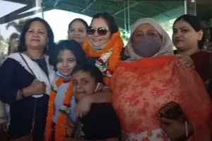 एक करोड़ रुपये जीतने वाली नाजिया नसीम पहुंची रांची, कृषि मंत्री ने किया स्वागत